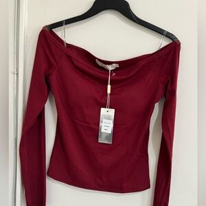 Lizette collection Off-The-Shoulder Top in a burgundy size M